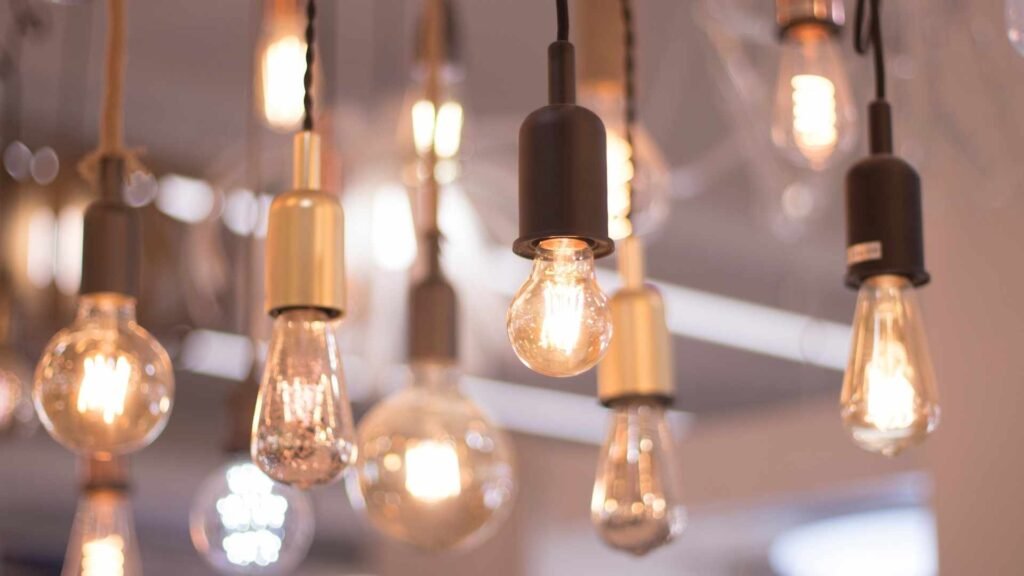 Cómo elegir materiales resistentes para la reforma de tiendas de cosmética 4 iluminacion tiendas