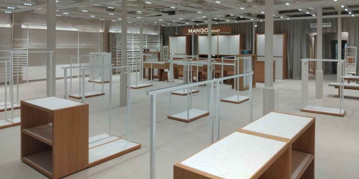 Diseño de mobiliario de Mango Outlet