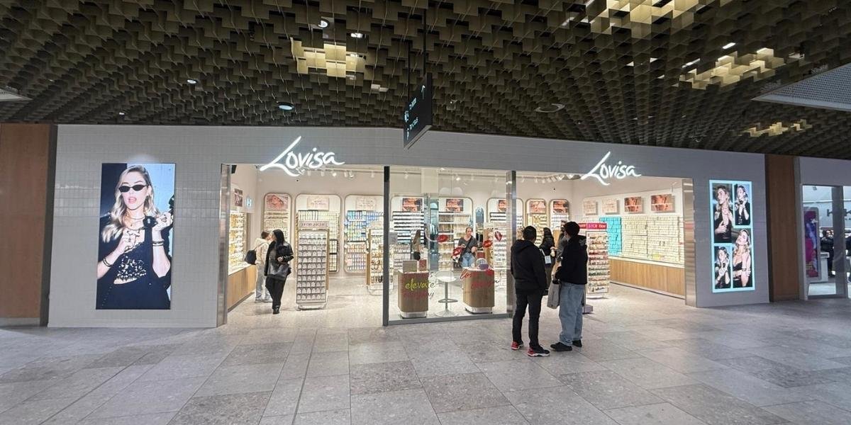 Rotulacion marca lovisa